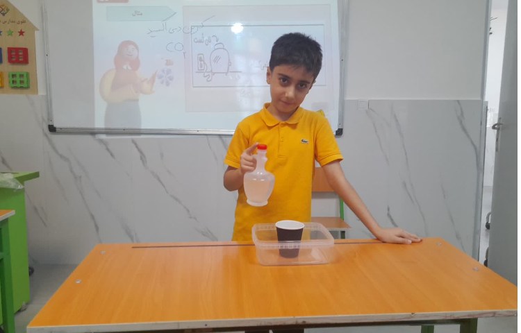 درس علوم آزمایش جوش شیرین و سرکه از طریق مراحل روش علمی 2