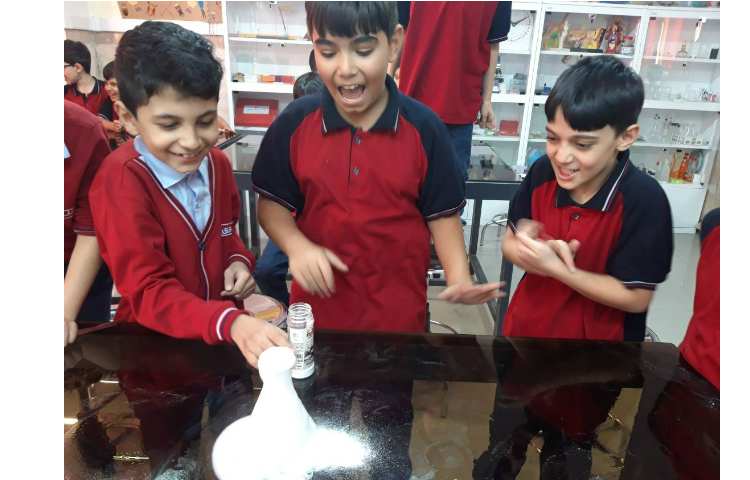 درس علوم آزمایش واکنش جوش شیرین با سرکه 4