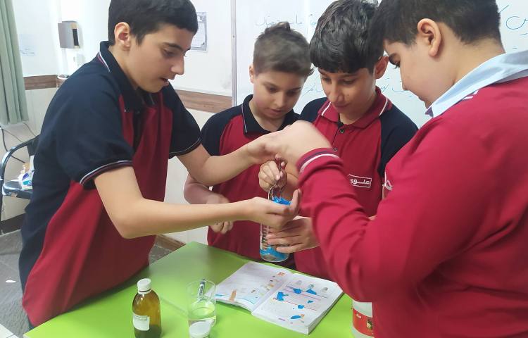 درس علوم آزمایش پتاسیم پرمنگنات و رنگ بری آن 1