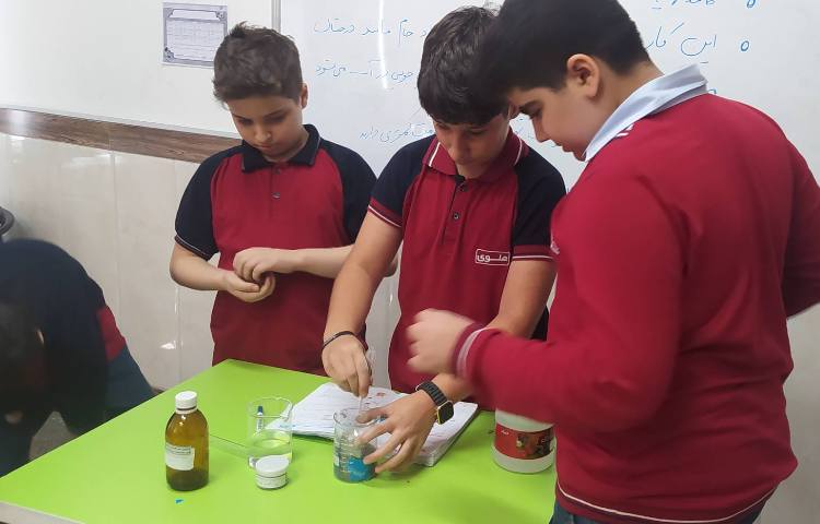 درس علوم آزمایش پتاسیم پرمنگنات و رنگ بری آن 2
