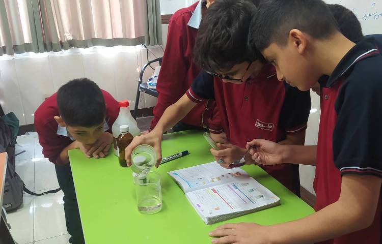 درس علوم آزمایش پتاسیم پرمنگنات و رنگ بری آن 9