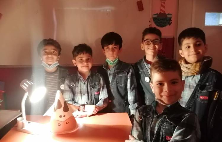 :درس علوم، آشنایی با سایه و جهت آن 3