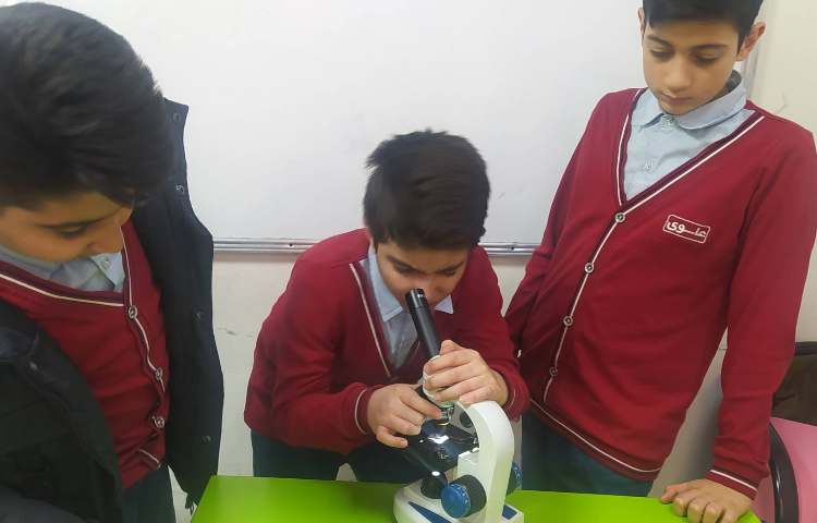 درس علوم انجام آزمایش و کار با میکروسکوپ 10