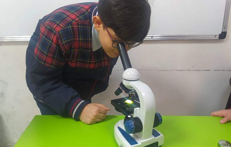 درس علوم انجام آزمایش و کار با میکروسکوپ 11