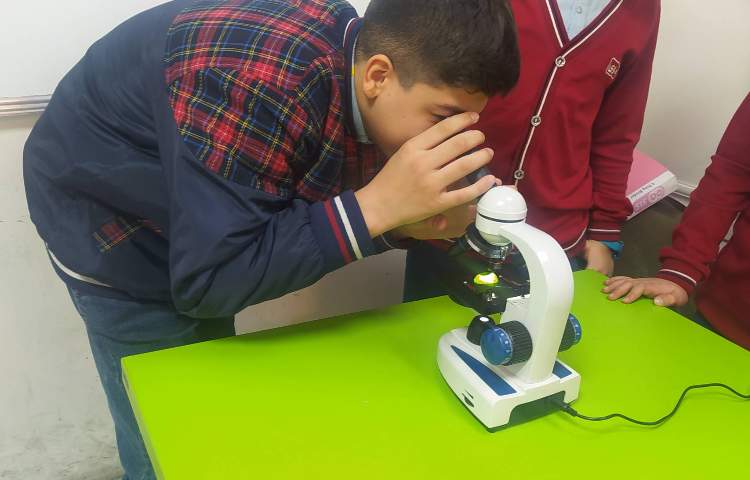 درس علوم انجام آزمایش و کار با میکروسکوپ 5