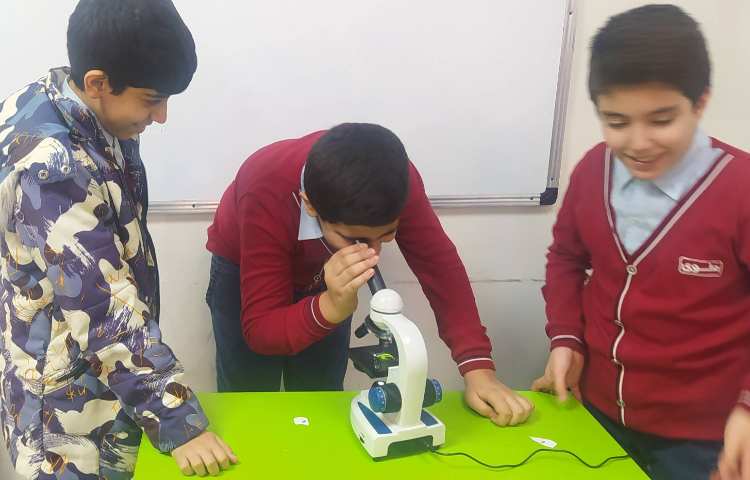 درس علوم انجام آزمایش و کار با میکروسکوپ 8