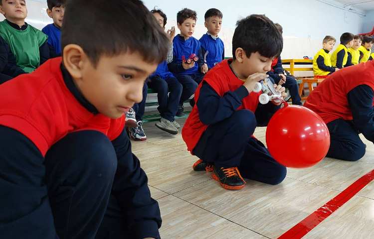 درس: علوم تجربی موضوع: مسابقه‌ی ماشین‌های بادکنکی 3