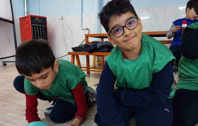 درس: علوم تجربی موضوع: مسابقه‌ی ماشین‌های بادکنکی 5