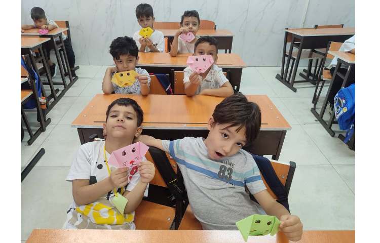 درس علوم ساخت اوریگامی ( سگ) در کلاس انجام شد. 4