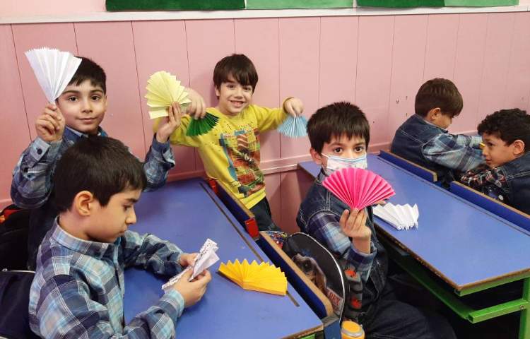 :درس علوم، ساخت بادبزن های رنگی 5