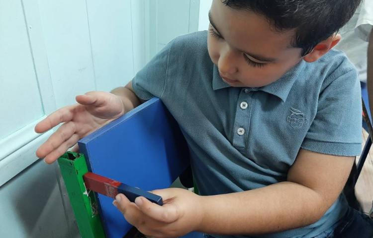 درس : علوم موضوع : آهن ربا