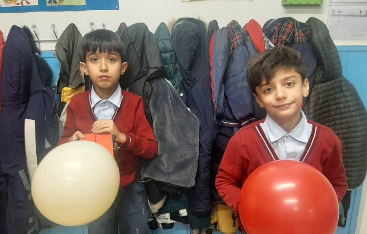 درس : علوم موضوع : مسابقه ی ماشین بادکنکی 1