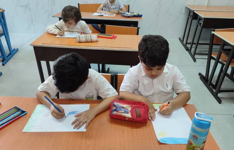 درس علوم نقاشی مربوط به حیوانات وحشی و اهلی در کلاس انجام شد 2