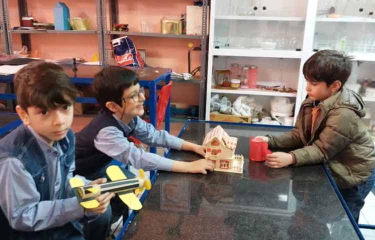 درس علوم و ارائه ی دانش آموزان 2