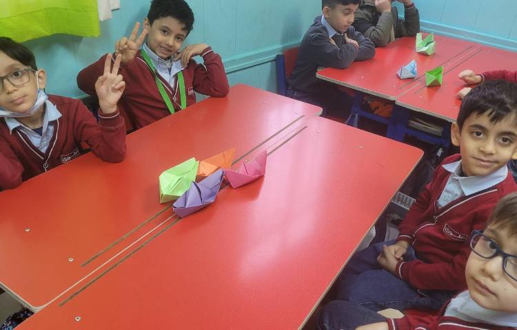 درس فارسی،تدریس تلفیقی نشانه ی "ی" ساخت اوریگامی قایق 2