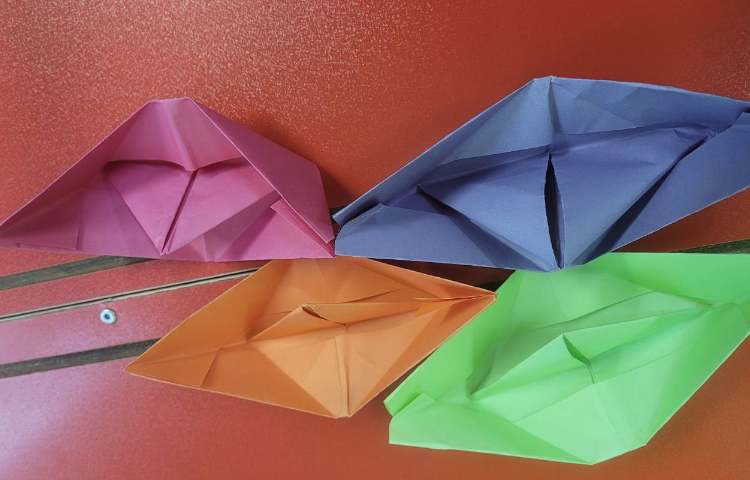 درس فارسی،تدریس تلفیقی نشانه ی "ی" ساخت اوریگامی قایق 3