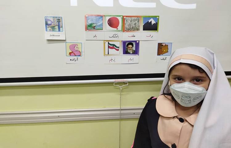 درس فارسی ، بخش کردن کلمات و آواشناسی توسط دانش آموزان 5