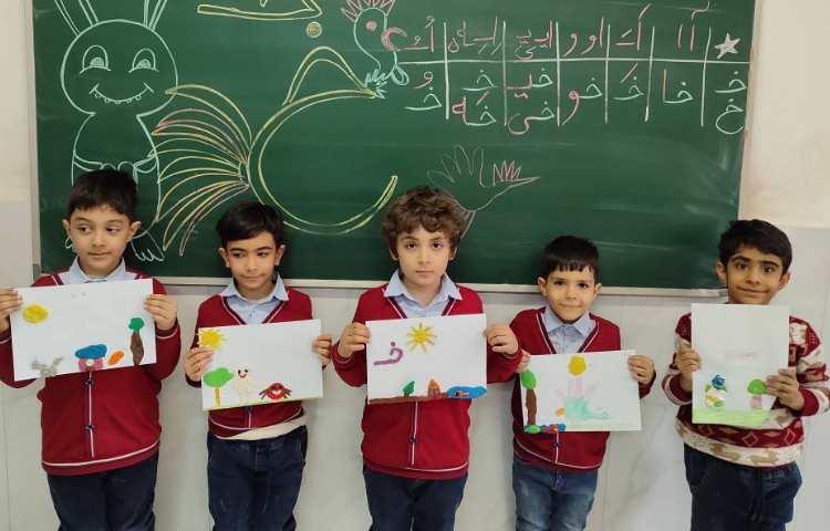 درس فارسی برای ایجاد انگیزه و تثبیت یادگیری نشانه(خ) بازی با خمیر ساخت( خرگوش،خروس...) 3