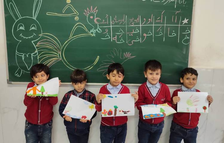 درس فارسی برای ایجاد انگیزه و تثبیت یادگیری نشانه(خ) بازی با خمیر ساخت( خرگوش،خروس...) 4