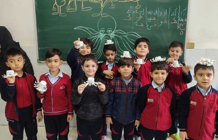 درس فارسی برای ایجاد انگیزه و تثبیت یادگیری نشانه‌ی (هه) کاردستی(هشت‌پا) 4