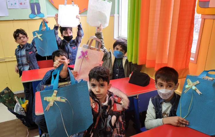 :درس فارسی، جشن اسم مانی 12