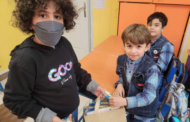 :درس فارسی، جشن اسم مانی 4