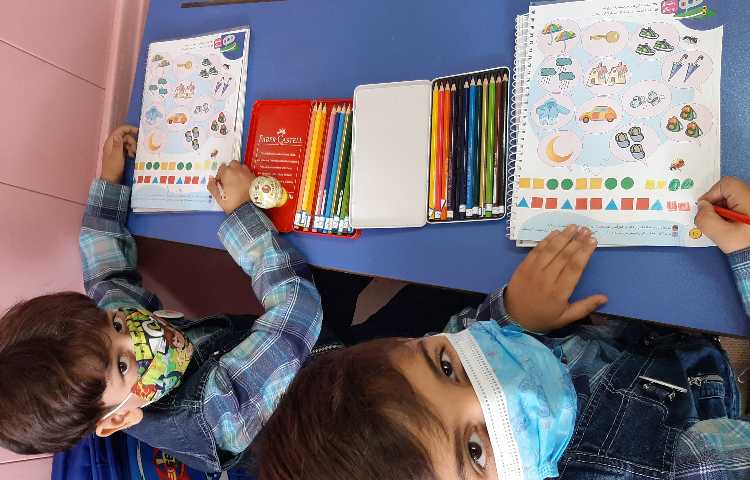 :درس فارسی و ریاضی، کلاس سیب 6