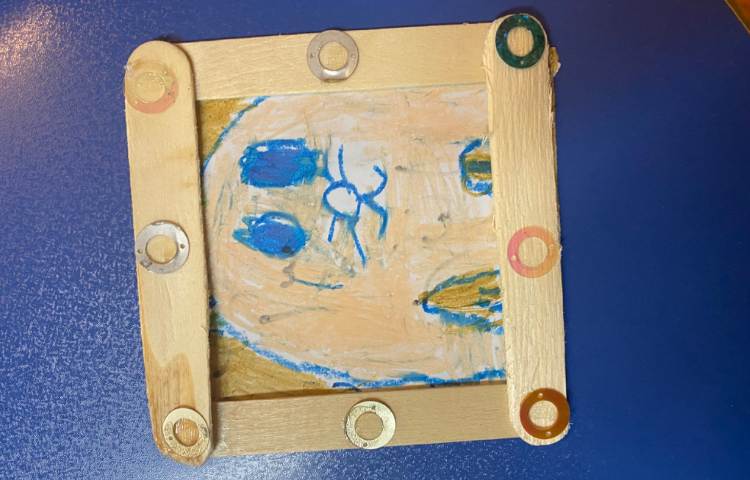 :درس هنر، تزئین دور قاب عکس 3