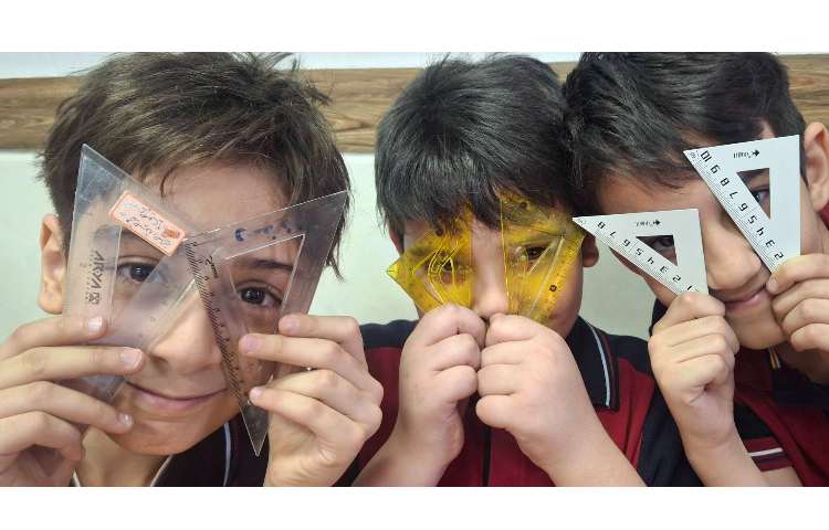 درس 8 علوم (آسمان در شب) فصل 4 ریاضی (اندازه‌گیزی زاویه) 2