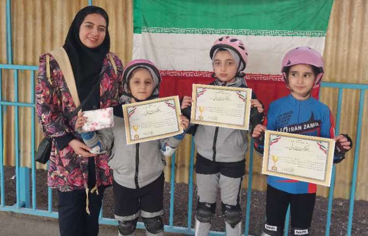 دریافت مقام مسابقات اسکیت 2