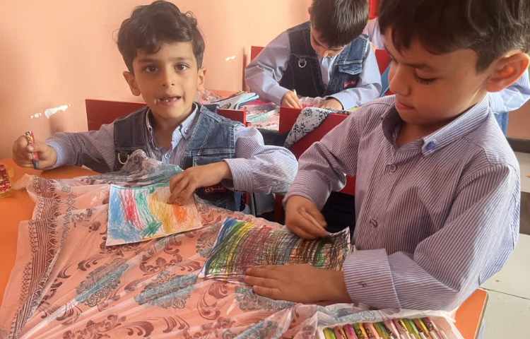 دستان توانا(نقاشی خلاق) 1