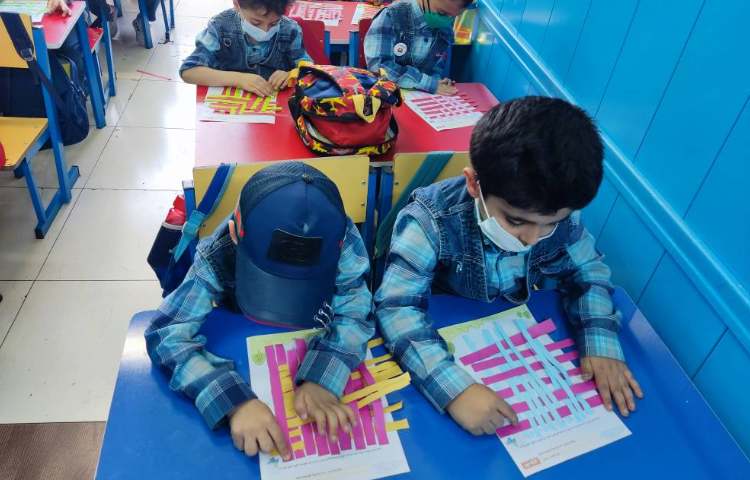 :دستان توانا، بافت با استفاده از کاغذ رنگی 2