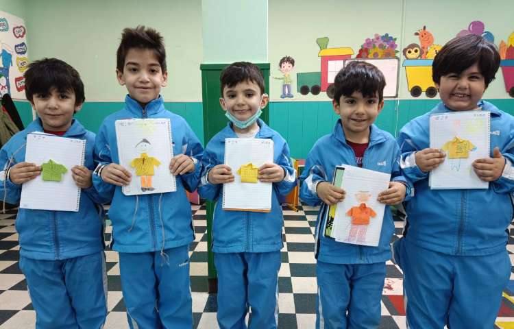 :دستان توانمند با موضوع اریگامی ژاکت 1