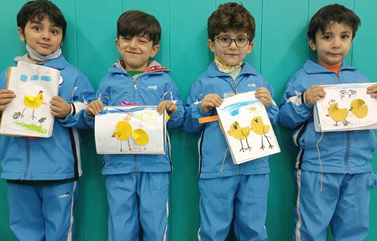 :دستان توانمند، کلاژ (ج) جوجه 2