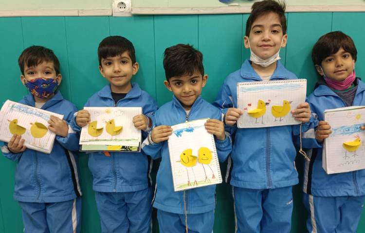 :دستان توانمند، کلاژ (ج) جوجه 3