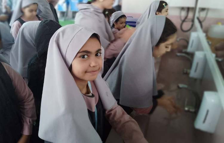 دستانِ پاک، مدرسه شاد 2
