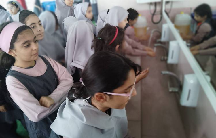 دستانِ پاک، مدرسه شاد 4