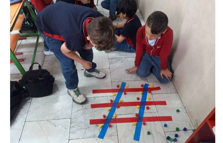 دستورزی گروهی همراه با بازی برای یادگیری بهتر تساوی زاویه ها در خطوط موازی 10