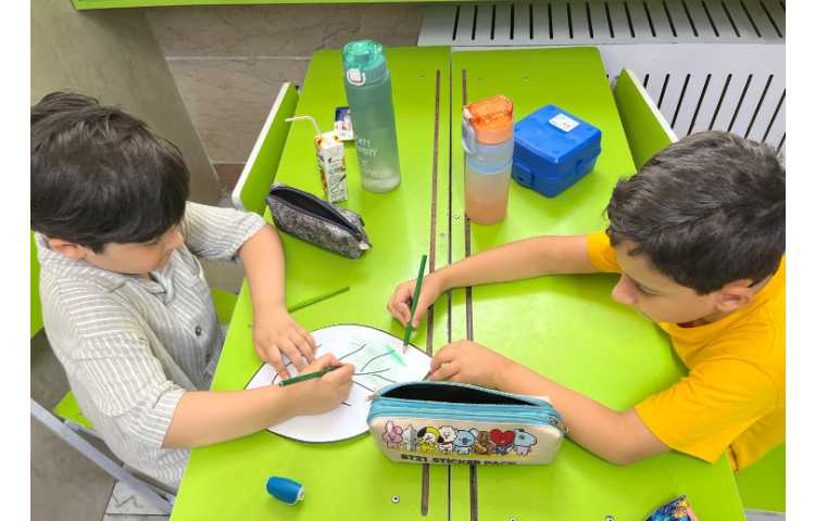 دست سازه تلفیقی کرم با رعایت الگو 2