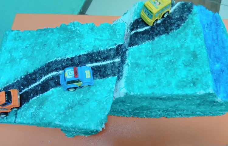 دست سازه دانش آموزان با موضوع منشأ زمین لرزه و لایه های زمین 2