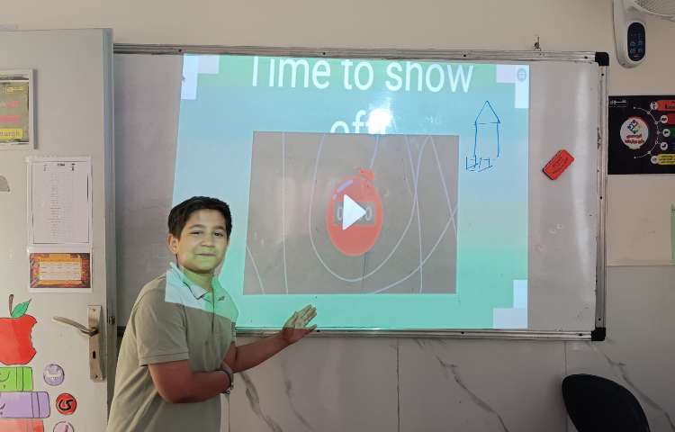دست‌سازه در زنگ زبان 2
