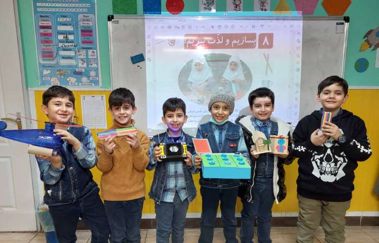 :دست‌سازه‌های خلاق دانش آموزان با وسایل بازیافتی 2