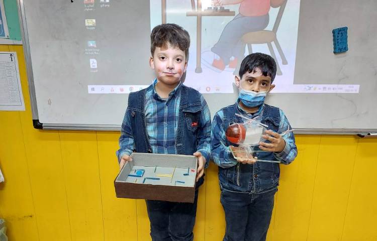 :دست‌سازه‌های خلاق دانش آموزان با وسایل بازیافتی 5