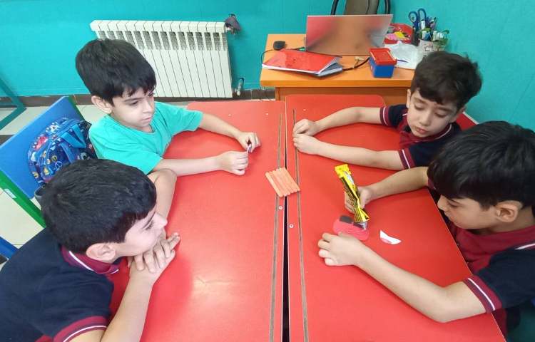 دست سازه چوبی کارگروهی ساخت ماشین 3