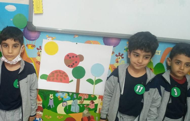 دست های توانمند(به کمک اشکال هندسی کاردستی گروهی درست کردند) 2