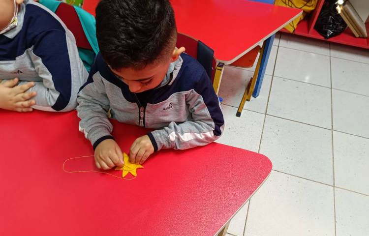 دست‌های توانمند دوخت خورشید با نمد 1