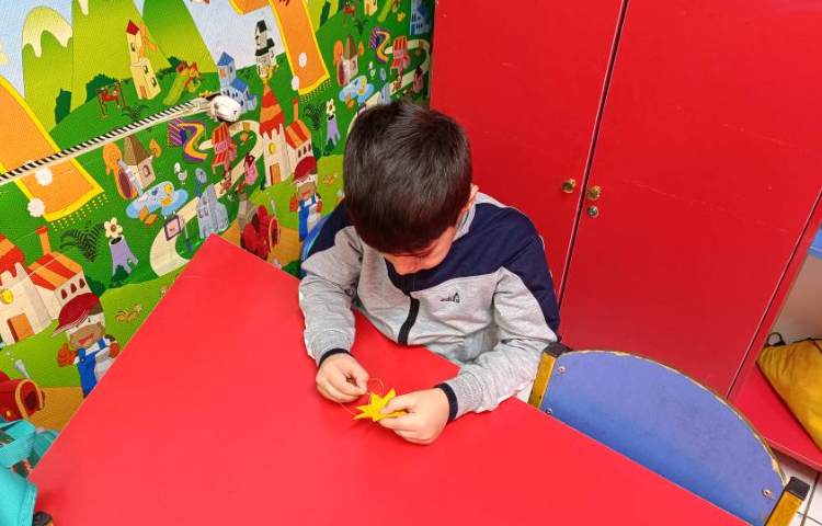 دست‌های توانمند دوخت خورشید با نمد 2