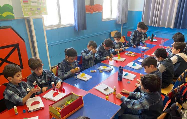 :دست های توانمند، ساخت کاردستی خرچنگ به جهت ایجاد انگیزه برای یادگیری صدای خ 4