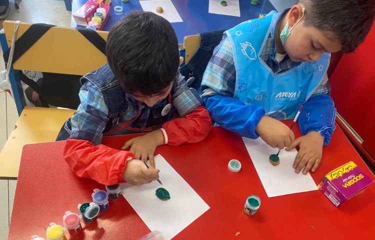 :دست های توانمند، کار با ابزار گواش 8