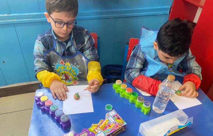 :دست های توانمند، کار با ابزار گواش